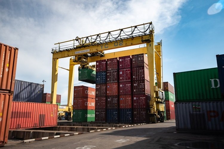Neraca Perdagangan Indonesia Catat Surplus USD7,25 Miliar