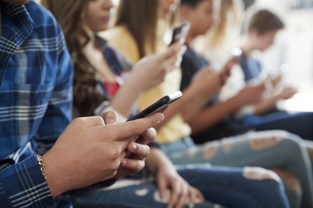 Kaum Sat-set dan Tinggal Klak-klik Gunakan Aplikasi Keuangan di Hape, Hati-hati!