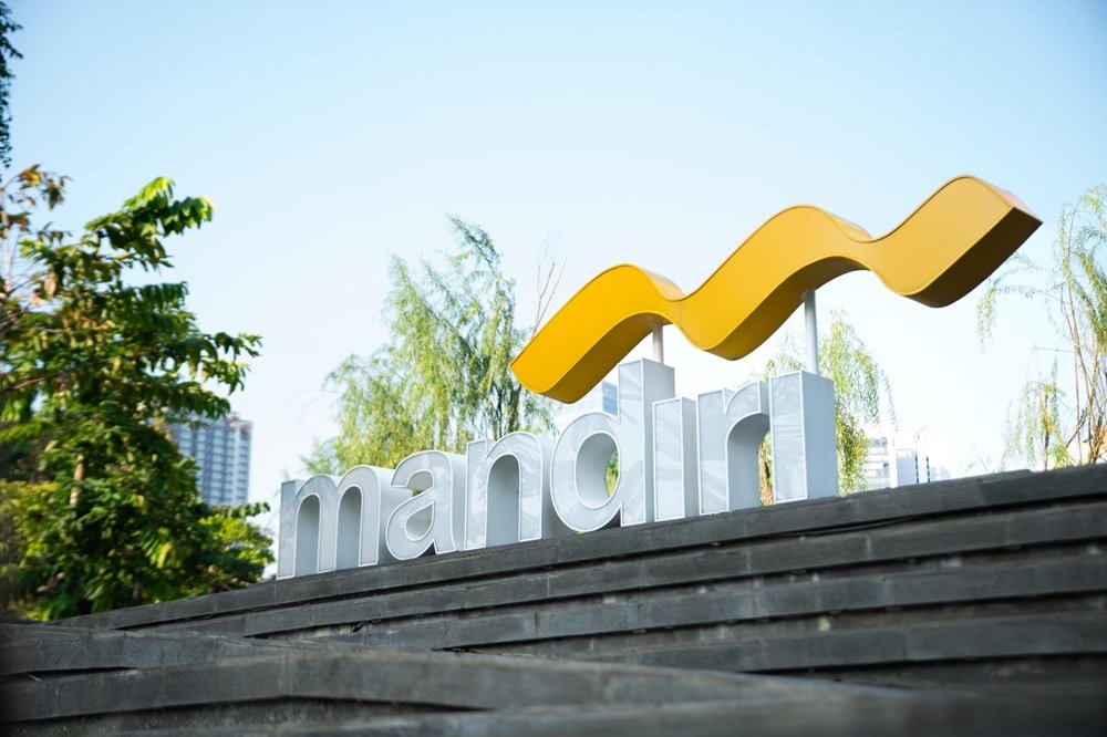 Menyorot Kado Istimewa Haji Isam untuk Bank Mandiri di Usia yang ke-28